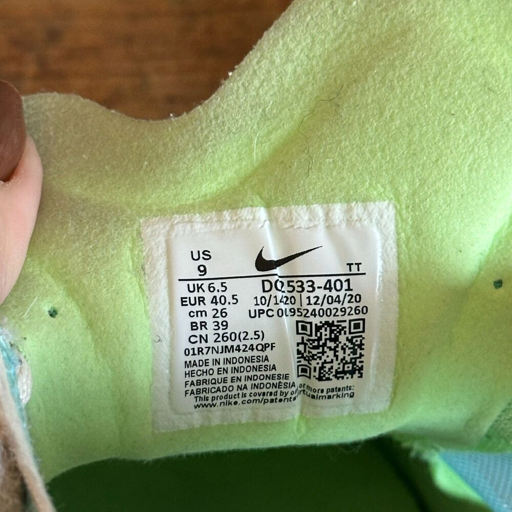 Nike Waffle One Sneakers in Aqua & Lime Suede Shoes Lace Up Trainers Women's 9 - Picture 10 of 11